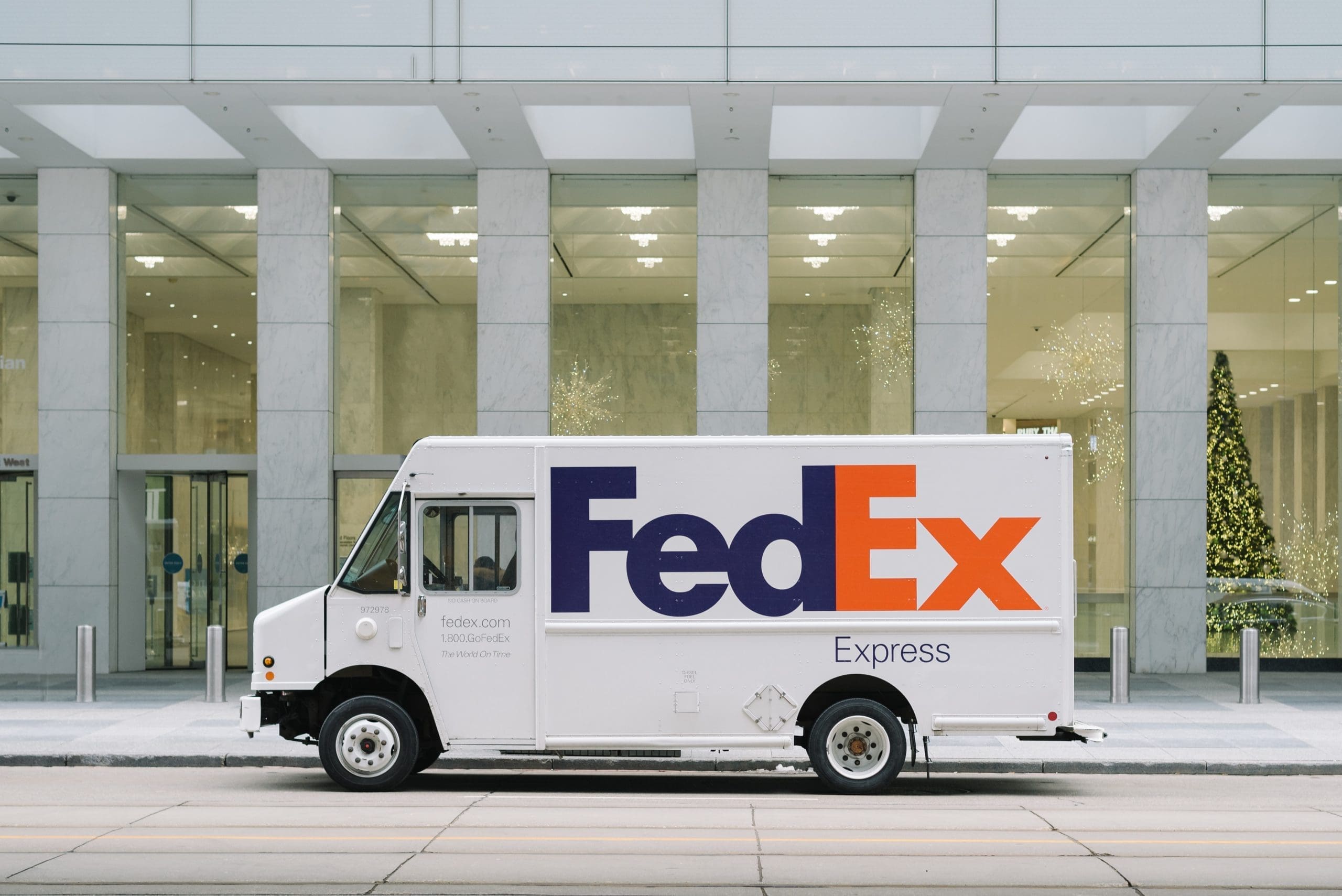 Reach Customers with Speed and Precision Using Logistics Marketing Strategies