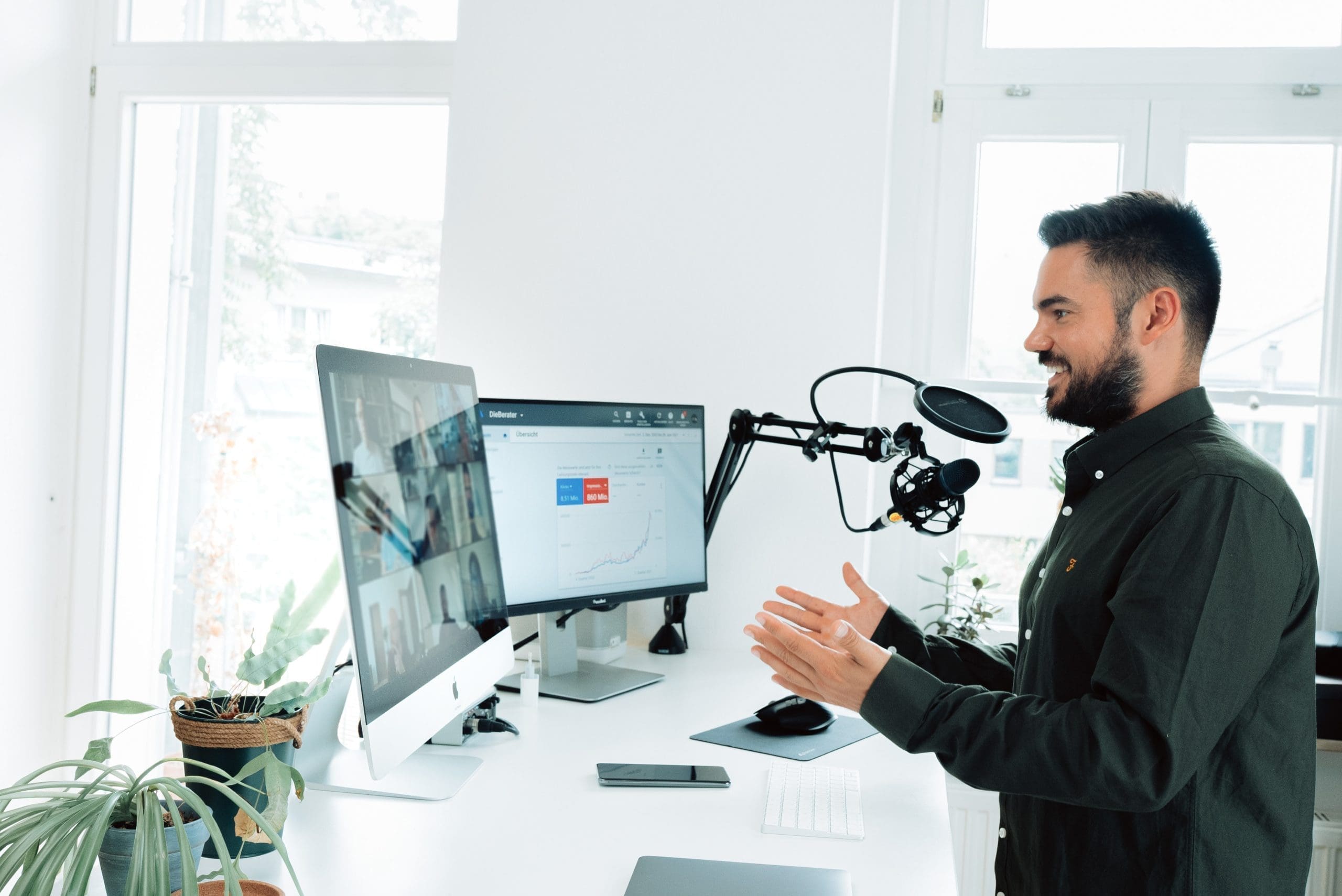 Host a Webinar to Draw in New Leads & Cultivate Relationships