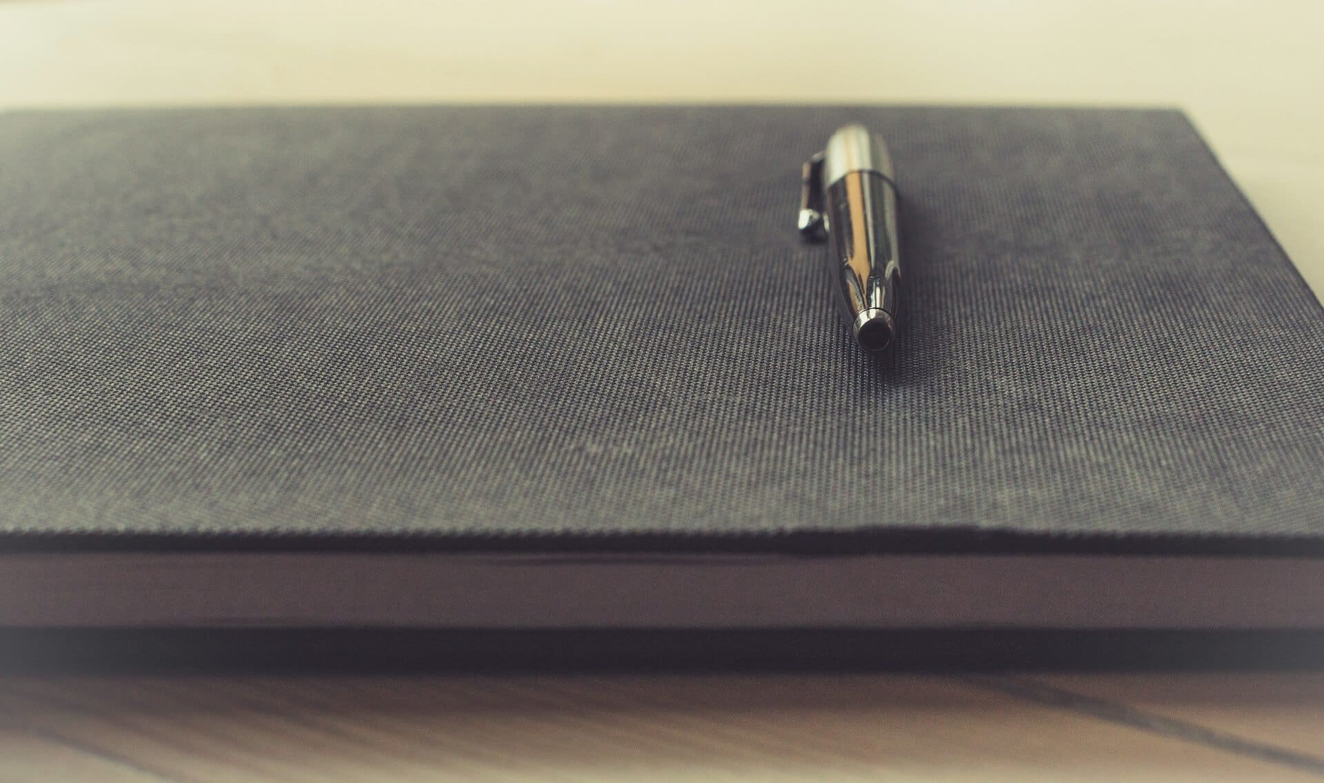 Build credibility with engaging legal content for your brand!